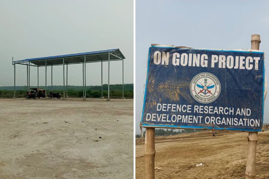 🚀 #DRDO Breaks New Ground in Bengal! 🇮🇳

🔍 In a groundbreaking move, DRDO gears up for a #MissileTest from West Bengal's Digha coast, a first for the state! 🚀💨 The simultaneous launch from Balasore, Odisha adds an intriguing twist. What's the  plan behind this dual test? 🤔🌐