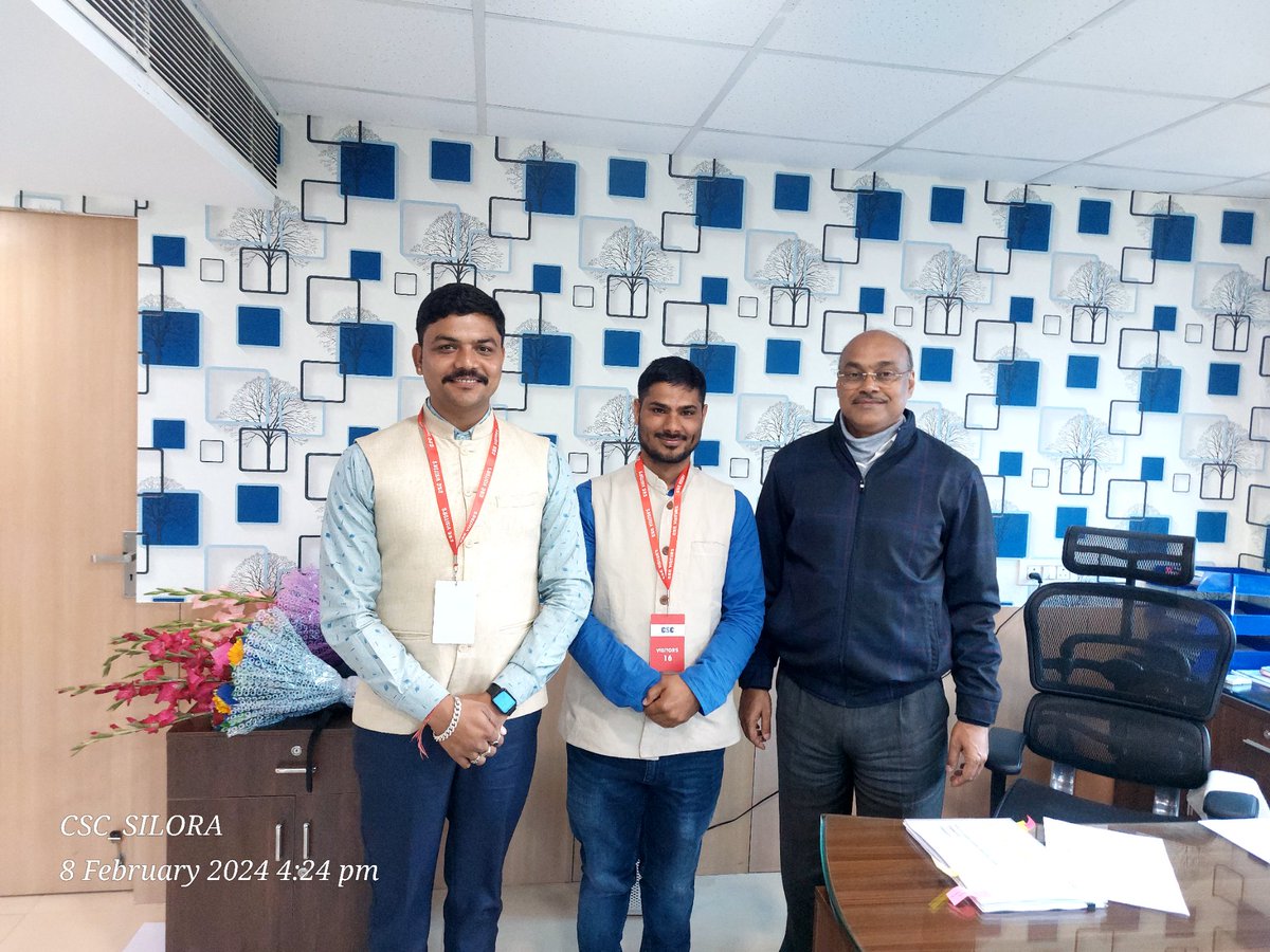 Hanumansankhla2's tweet image. आज Ex IAS &amp;amp; @CSCegov_ के MD &amp;amp; CEO आदरणीय श्री @sanjaykrakesh जी सर से शिष्टाचार भेट हुई ओर आप के मार्गदर्शन से नई योजनाओं को #CSC_SILORA में संचालित करने का आश्वासन मिला इससे क्षेत्र के विकास एवं शिक्षा में बढ़त होगी आपका अमूल्य समय देने के लिए हार्दिक आभार सर 🙏
@RJCSCRAJASTHAN