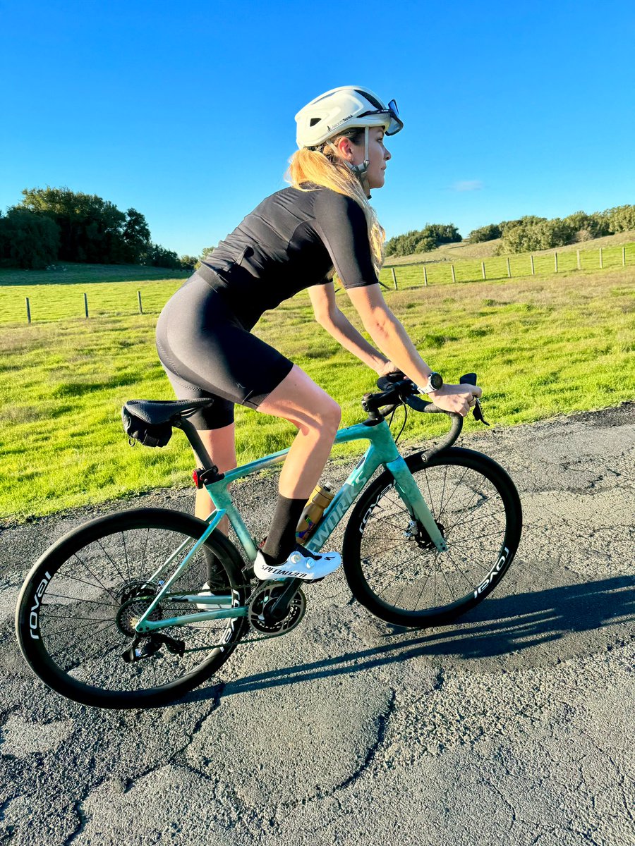 AMTetrick's tweet image. Oh 👋🏼 Sacramento! If you want to come ride with me and @LeviLeipheimer, come join us at Kinetic Cycles! Also - we will have a fleet of new @iamspecialized Roubaix SL8 to try if you want! It’s my dream bike.

Details 👇🏻:

eventbrite.com/e/kinetic-cycl…