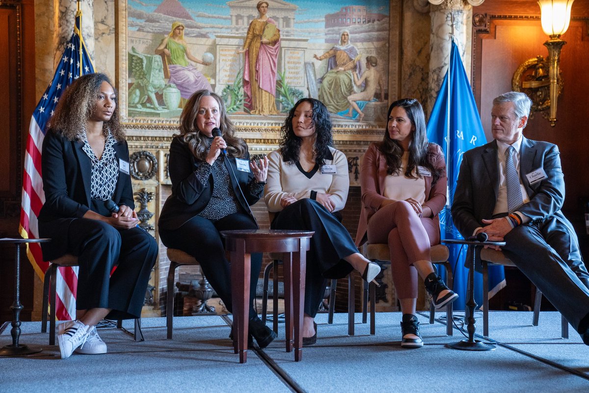 Yesterday for #NGWSD2024, I had the honor to join a panel with these incredible women - @ariivory (@HighlightHER), @WSFCEO (@WomensSportsFdn), @_OliviaPichardo (@BrownU_Baseball), and @jessmendoza (@MLB) to amplify the value of women’s sports & congressional priorities!