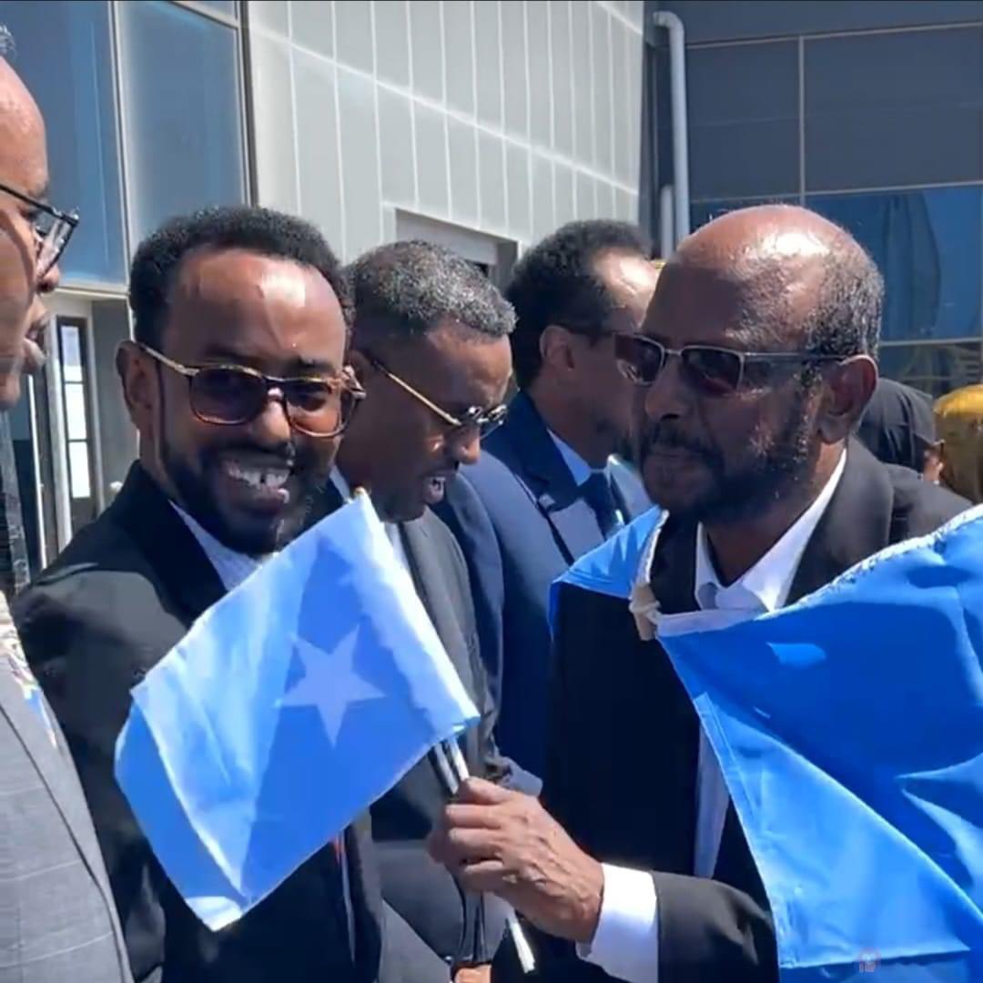 The Unionists in the North of #Somalia are meeting in #Mogadishu, the nation's capital. The President of Awdal State has arrived in Mogadishu.

Secessionist one clan enclave "Somaliland" - I wonder what they will claim today? 80% of the North of Somalia is Unionist. This is