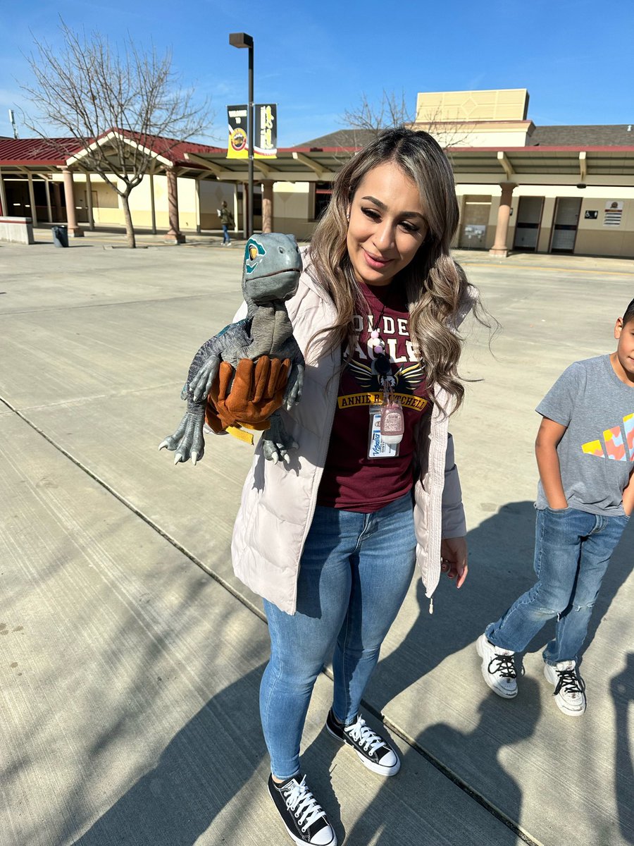 Happy School Counselor Week to Mrs. Arellano!  Your dedication and support make a huge difference in students' lives every day. Thank you for all you do! #IAmVUSD #AnnieRMitchell