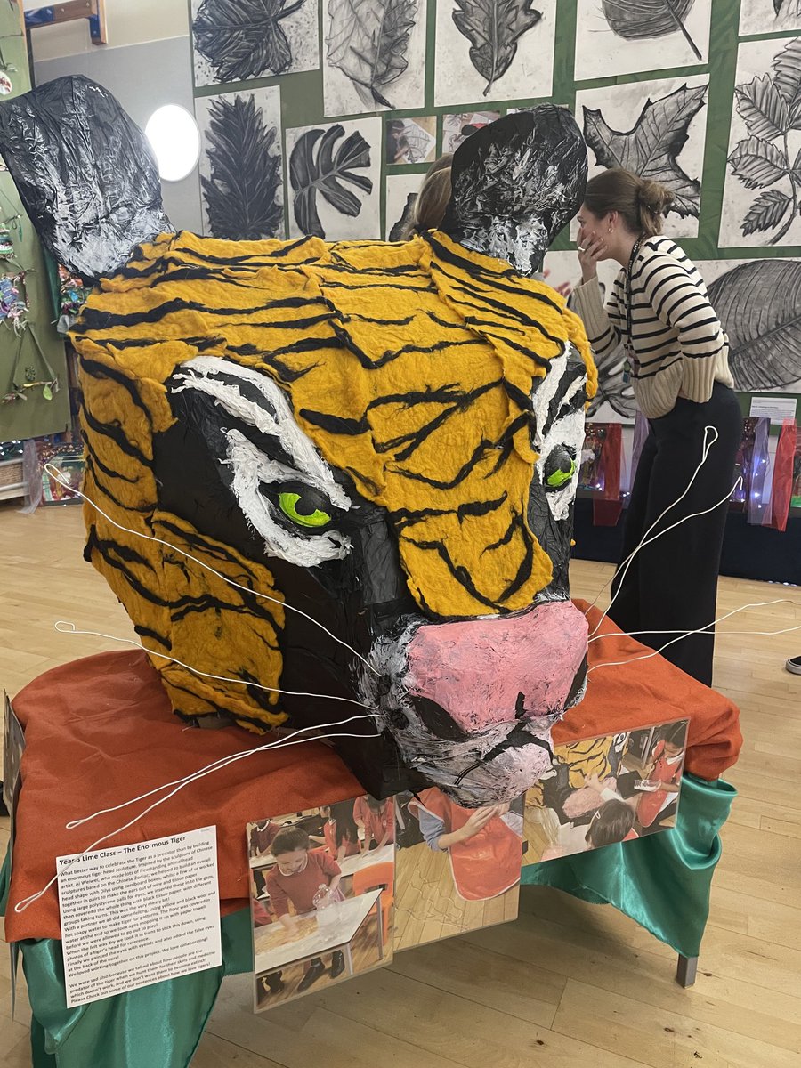 SophieLeach_'s tweet photo. ⁦@AlfredSalter ⁦@artmember210⁩ and all the young artists, families, teachers + TAs. With⁩ #TakeOnePicture ⁦@NationalGallery⁩ you’ve told hundreds of stories about life, nature and the environment + explored many skills. And, your young artists are so eloquent 🙌 https://t.co/cYttQwP9lK