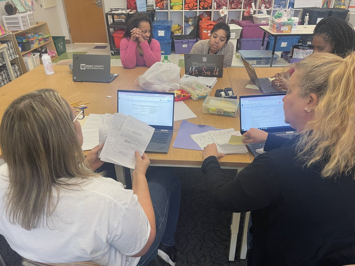 #Wilburnproud Excellence continued…

📣Shoutout to 4th Grade

✅Bringing and examining student work and scores.
✅Noting the gaps and misconceptions in student understanding based on anchor standards.
✅Beginning to think about next steps…
@dejuanarichardson1 <a href="/WCPSSProfLearn/">ProfessionalLearning</a>