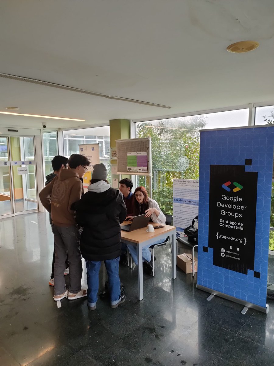 GDGSantiagoES tweet picture