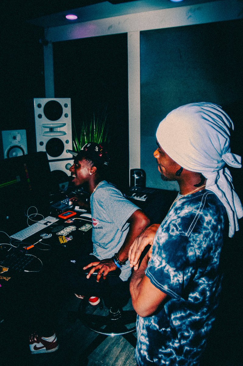 TheRealSeeFour's tweet photo. GO STREAM βοΈ
βCHAMPION SOUNDSβ π
2 βοΈNEW SEEFOUR AKA ( MAGIC JOHNSON VERSES )
FULL PROJECT: https://t.co/UQkL4zdE0D
β TALENT IS NEVER ENOUGH. WITH FEW EXCEPTIONS THE BEST PLAYERS ARE THE HARDEST WORKERS β - MAGIC JOHNSON
#seefour #followingboston https://t.co/WxCenKk2LB