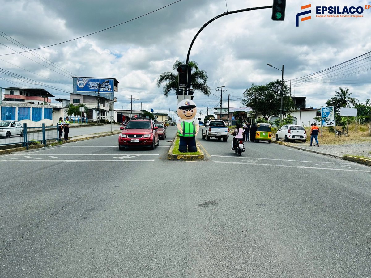 Epsilaco_EP's tweet image. Varios choferes de Tricimoto dejan a los pasajeros en zonas donde no está permitido desembarcar. 

Cumpla con las normas de tránsito y evite ser sancionado 🚫👮🏽‍♂️

EPSILACO-EP #EvitaSerSancionado #NoLoHagas
2/2