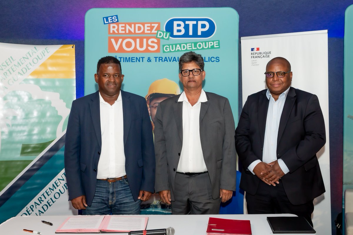 F_MarieRose's tweet photo. Signature de convention lors de la 1ère édition du salon les rendez-vous du BTP entre @Ftravail_971 et la Fédération Régionale du bâtiment et des travaux publics de la Guadeloupe, représentée par Monsieur José Gaddarkhan. 🤝 https://t.co/01vHwERWAu