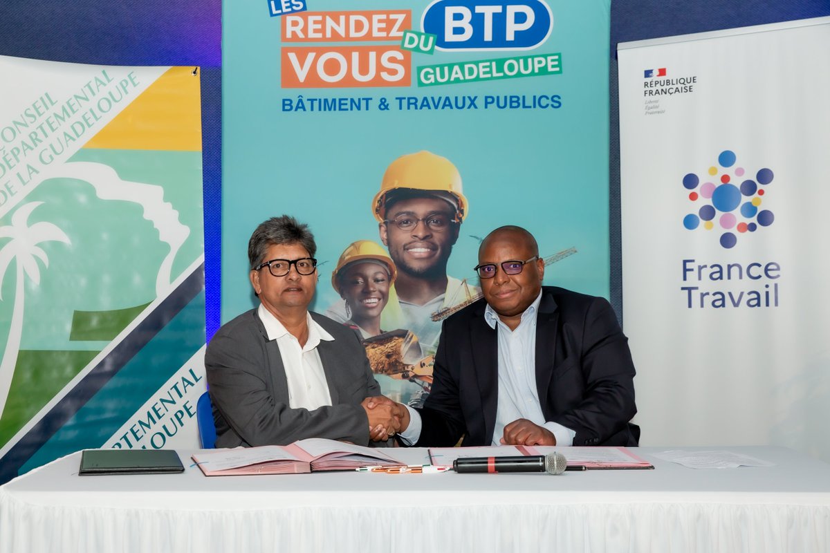 F_MarieRose's tweet photo. Signature de convention lors de la 1ère édition du salon les rendez-vous du BTP entre @Ftravail_971 et la Fédération Régionale du bâtiment et des travaux publics de la Guadeloupe, représentée par Monsieur José Gaddarkhan. 🤝 https://t.co/01vHwERWAu