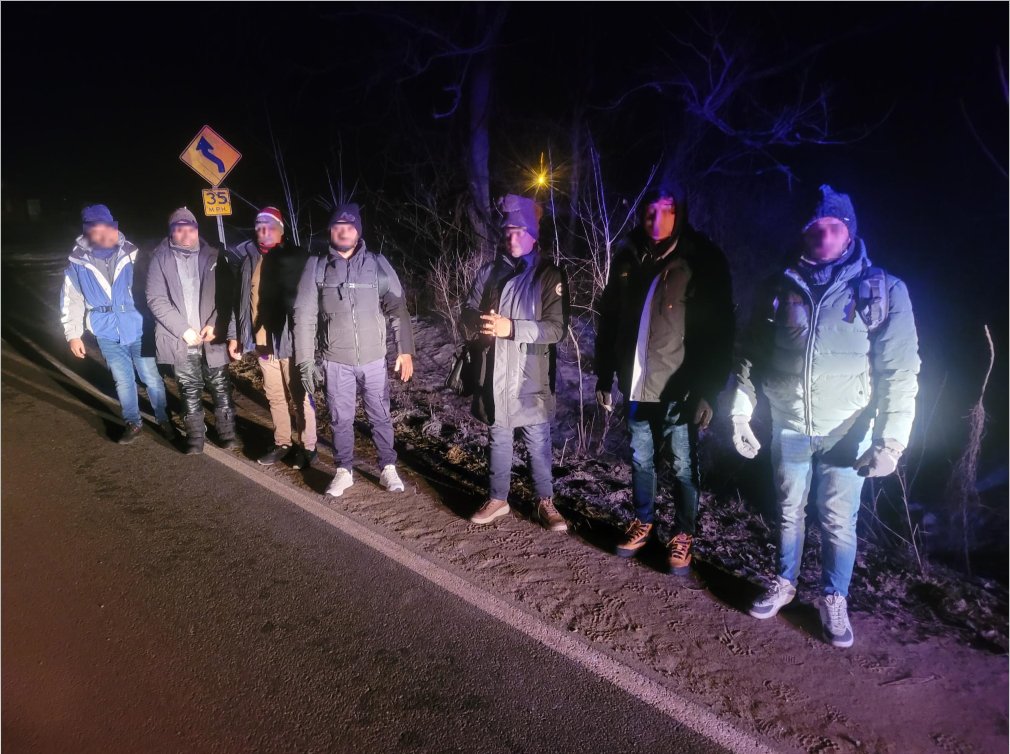 borderObserver's tweet photo. #STATUS 2024-Feb-16
Search Engine 83 Headlines for #Thu 15 Feb 2024
NO #Overload_unload
https://t.co/S4TzxLw0Tu
#Photos @USBPChiefSWB 15 Feb
#SwantonSector entry via Canada
A citizen's report in Champlain, NY, led to the arrest of 10 Bangladesh #illegals
https://t.co/KaafuYZGsk