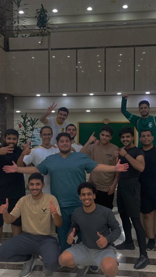 نبارك لدفعتنا العظيمة #dent23 ،

لفوزهم في بطولة كرة القدم على مستوى كلية طب وجراحة الاسنان👏🏻