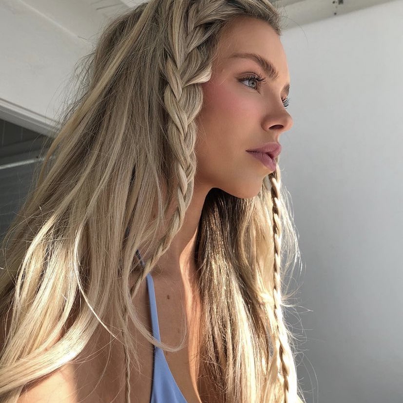 auroracallahn's tweet photo. "quem tem ciúmes é feia."

eu sendo horrorosa https://t.co/yDeVUJJL5b