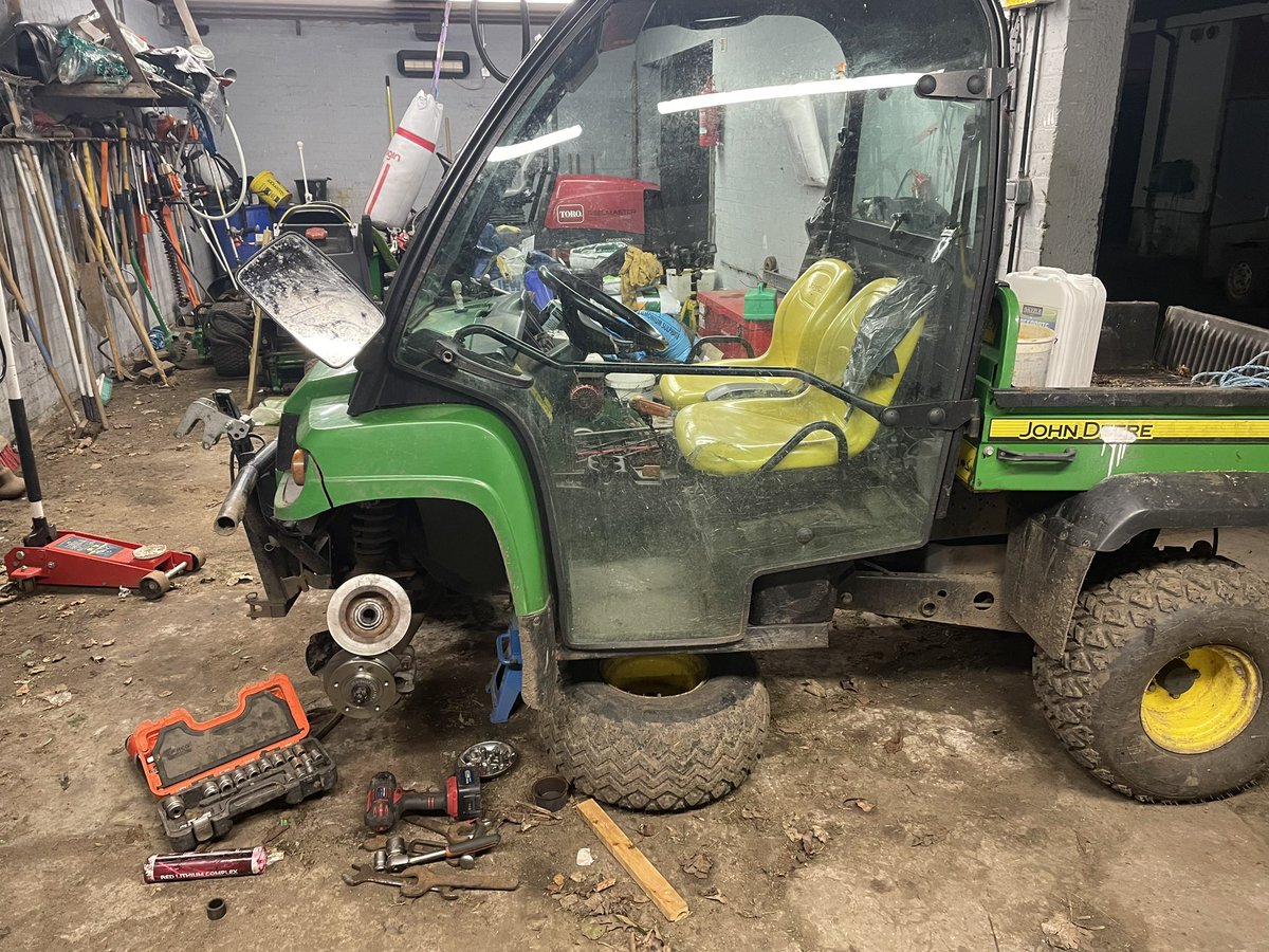Late one  tonight just finishing off some in house repair’s to the gator