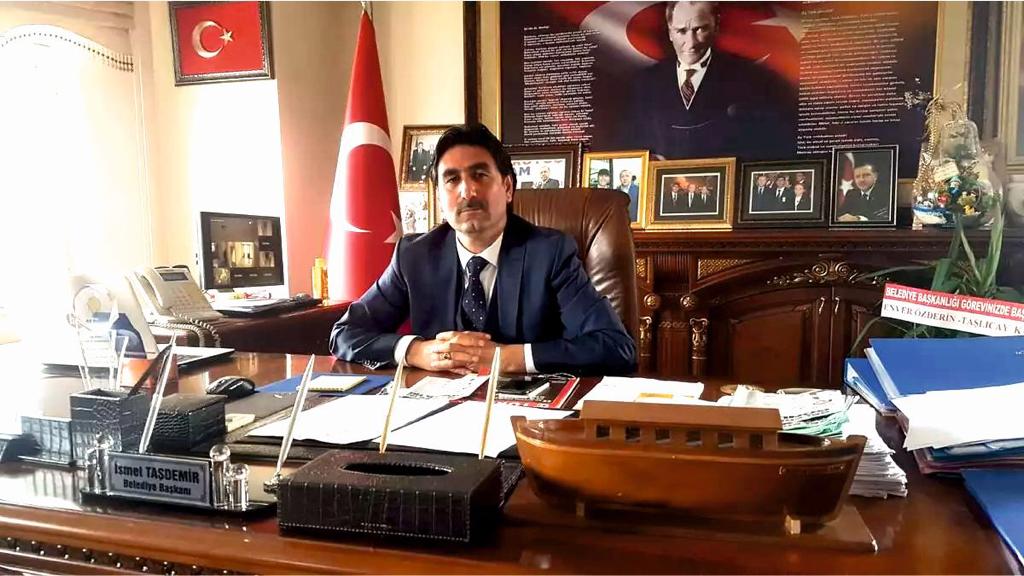 Belediye Başkanımız Sayın İsmet Taşdemir'den bir ilk daha 
Başkan Taşdemir İlk defa YKS Sınavına girecek ve Maddi durumu iyi olmayıp 1 defadan fazla Sınava girecek öğrencilerin sınav ücretlerini karşılayacağını belirtti

Müracaat Taşlıçay Belediyesi Özel Kalem Birimi
<a href="/ismettas04/">İsmet Taşdemir</a>