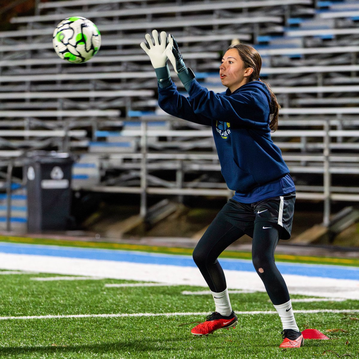 santacruzutdfc's tweet image. 🧤 GK training 🧤
#santacruzbreakers #training #soccer #youthsoccer #goalkeepers #girlssoccer #nike #nikesoccer #santacruz #est1992