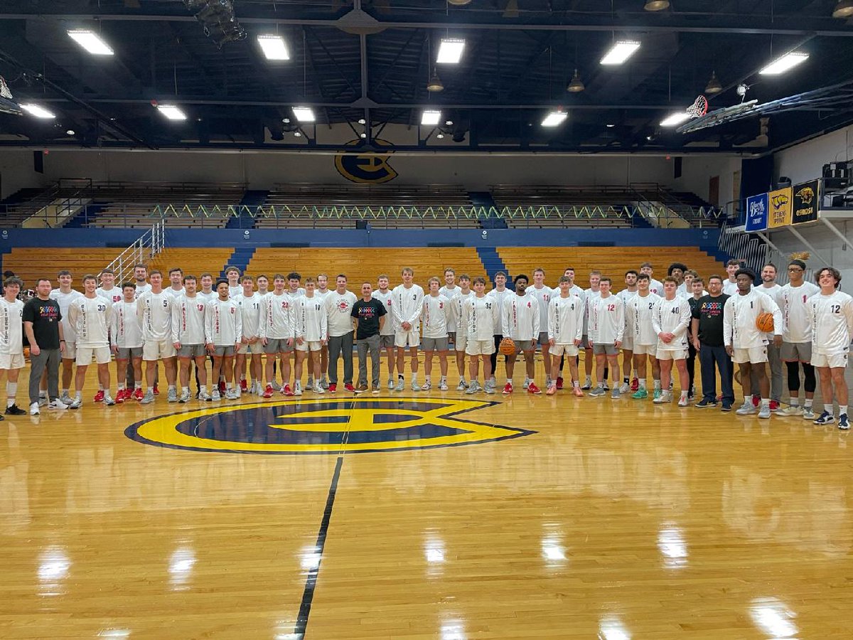 UWRFMensbball's tweet photo. It was an honor to take part in the Garding Versus Cancer event last night at UWEC. 

While we are opponents on the court, it was great to align with @UWECMBB in the effort to raise money for cancer research. 

#BiggerThanBasketball #d3hoops https://t.co/RyaEqngBDY