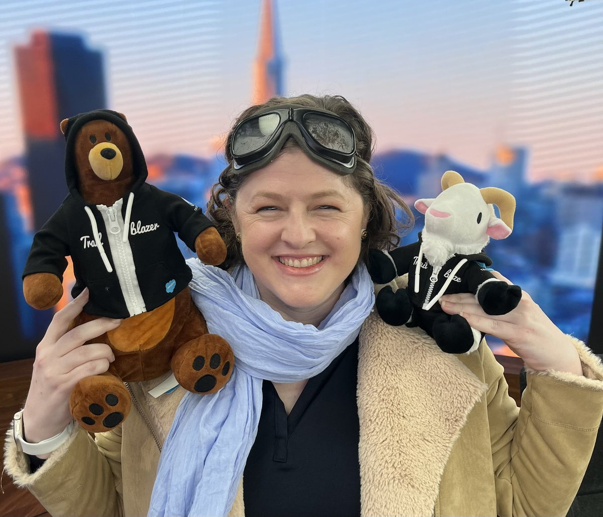 DianaJaffeSF's tweet photo. Be the Flo plushie you want to see in the world #flownatic #SalesforceRRL #AwesomeAdmin https://t.co/XLFhvyEAPy
