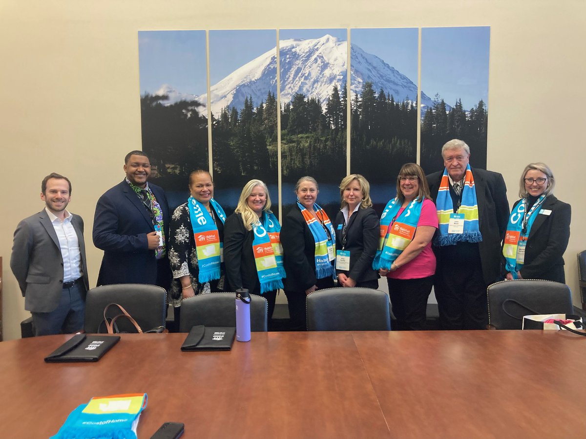 HabitatWAState's tweet photo. As we wrap up #HabitatontheHill and travel home, Washington advocates thank the amazing GRA staff @HFHintl the many speakers, Congress &amp; staff for a great week of advocacy!! https://t.co/QjVf4H2aap