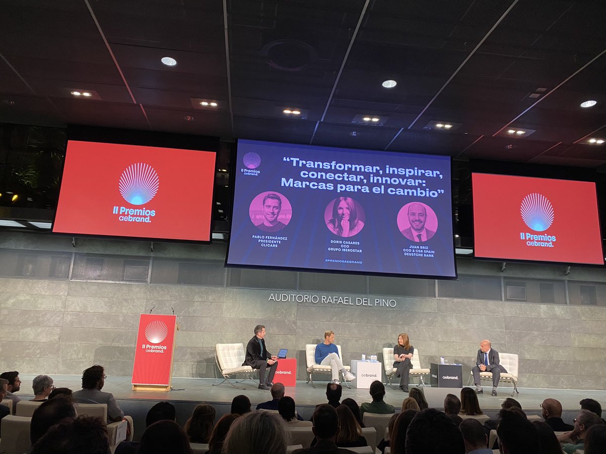 “Cuando construyes una marca tienes que pensar que la duración de los activos se limita. Hay que ser cauto”, Pablo Fernández (<a href="/clicars/">Clicars</a>) en el debate “Marcas para el cambio” de los #PremiosAEBRAND