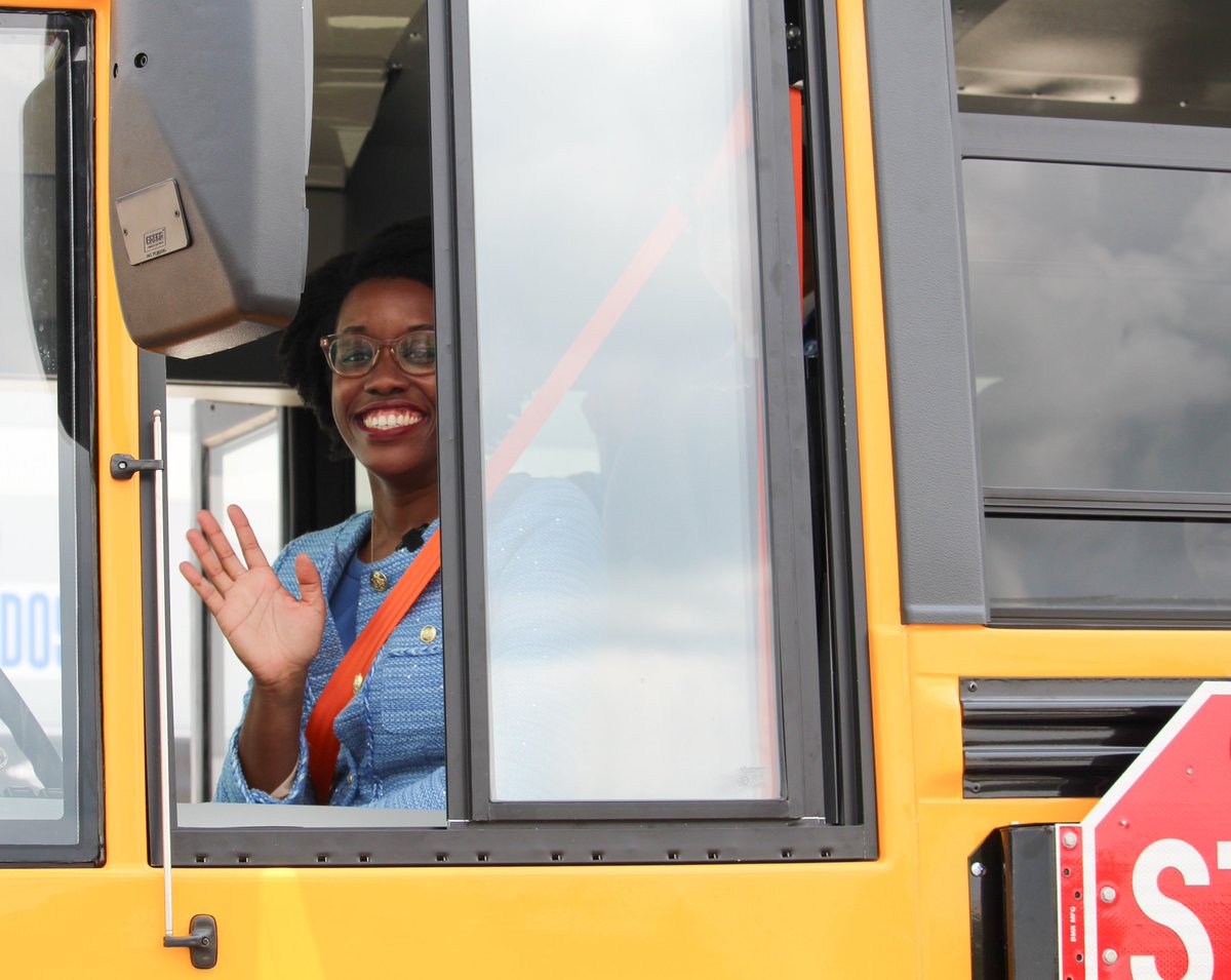 RepUnderwood's tweet photo. You got a fast car
I got an electric bus to get us out of here https://t.co/Ewvl81vjY4