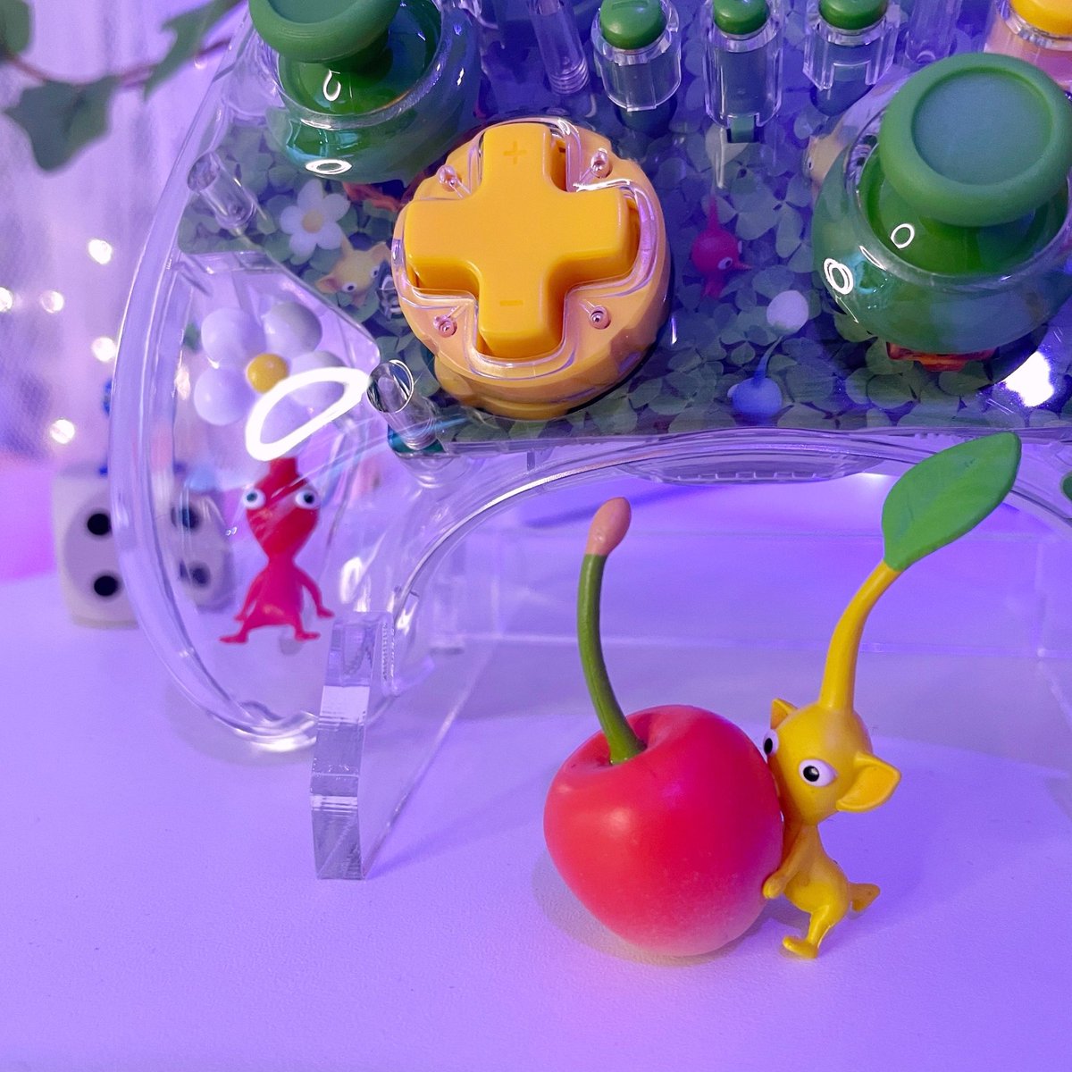 How fun is this Pikmin Nintendo Switch controller by <a href="/PDPgaming/">PDP</a> ? Love this design! It’s features a collectible figure inside and is rechargeable, making those wireless gaming sesh dreams a reality. Thanks for sending this out! 🌱