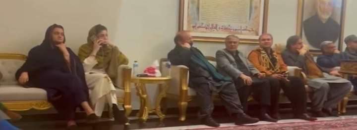 ConnectHaroon's tweet photo. حضرات ایک س
ضروری اعلان سنیے نہایت افسوس سے اعلان کیا جاتا ہے۔۔۔ https://t.co/eORzurvGc1