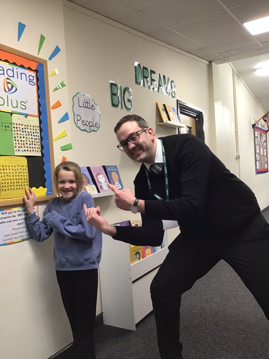 LindenRDCedar's tweet photo. Wow! Busy bees on Reading Plus today. 
Look at all these 100% stars achievers! #Lindenlearning 
 @Linden_Reading  @Linden_PDev #LindenLovesReading @ReadingPlus 📚📚📚
Who’s that sneaking in on the photo? https://t.co/6e71UICBsf