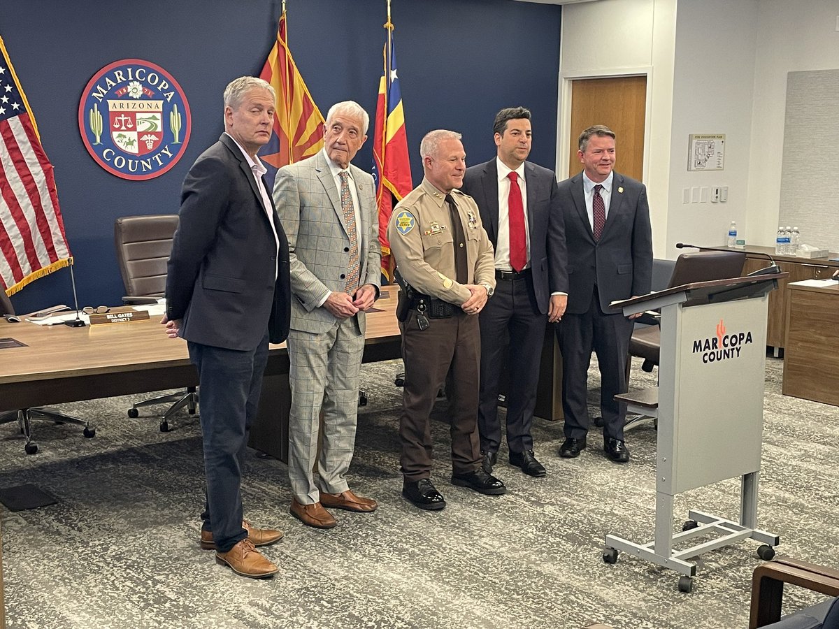 La junta de supervisores del condado de Maricopa votó 4 a 1 en favor de designar a Russ Skinner como nuevo alguacil. Los detalles por <a href="/TelemundoAZ/">Telemundo Arizona</a>