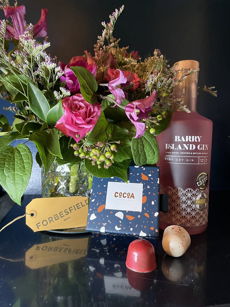 The Barry High Street Valentines Hat-Trick! A bottle of something nice from us, incredible chocolates from @TherapyCocoa and beautiful flowers from @Forbes_field . You’ll find us all within a few steps of each other on High Street in #Barry. Love local this Valentine’s Day ❤️