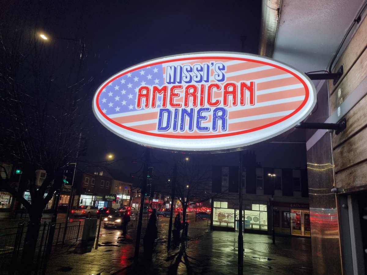 mapperleypeople's tweet photo. It's all change at 'the top'.
#mapperleytop #mapperleynottingham #mapperley #americandiner #americandinerstyle #newbusiness #nottingham https://t.co/SJ4D5QXGaX
