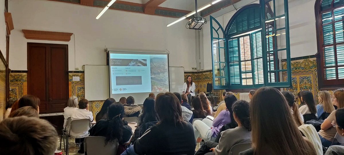 Presentació als alumnes de 4rt curs del Grau d'Infermeria de l'EUI sobre l'oferta laboral de l'Hospital. Perquè treballar a #SantPau és ser part d'un equip i un projecte transformadors. #MésInnovació