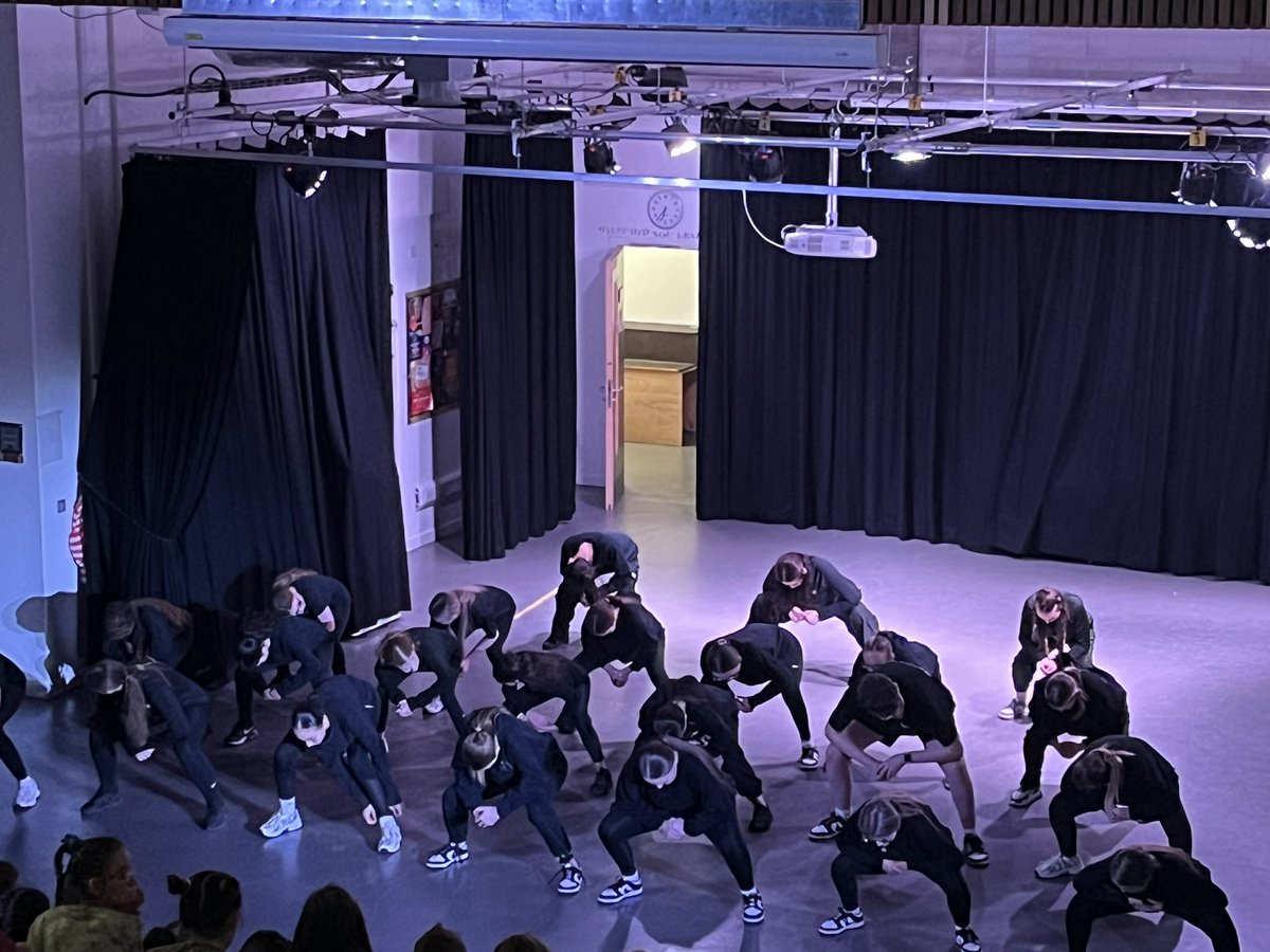 harrisacdundee's tweet image. The performances have been awesome. Huge thank you to everyone who took part from our Cluster.

@HarrisAcademyPE @VictoriaParkPS1 @BlacknessPS @AncrumRoadPS @CamperdownPS @Tayviewps1