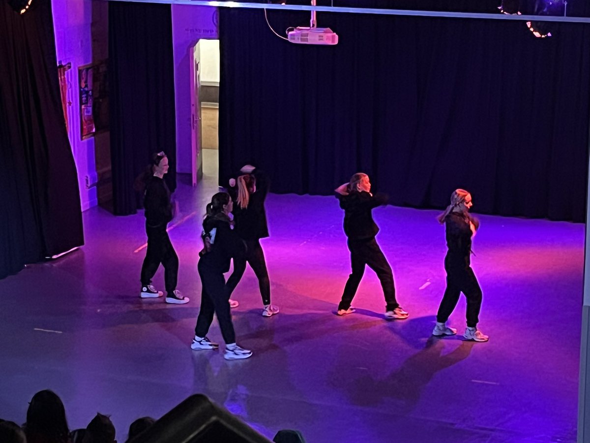 harrisacdundee's tweet image. The performances have been awesome. Huge thank you to everyone who took part from our Cluster.

@HarrisAcademyPE @VictoriaParkPS1 @BlacknessPS @AncrumRoadPS @CamperdownPS @Tayviewps1