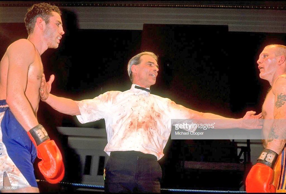 cheltenhamblues's tweet photo. #ThrowbackThursday when “keep right on “ used to be heard at boxing rings around the country #boxing #bcfc #birmingham #McCraken #Bcfc #watford #KRO https://t.co/kNnuNqA36Z