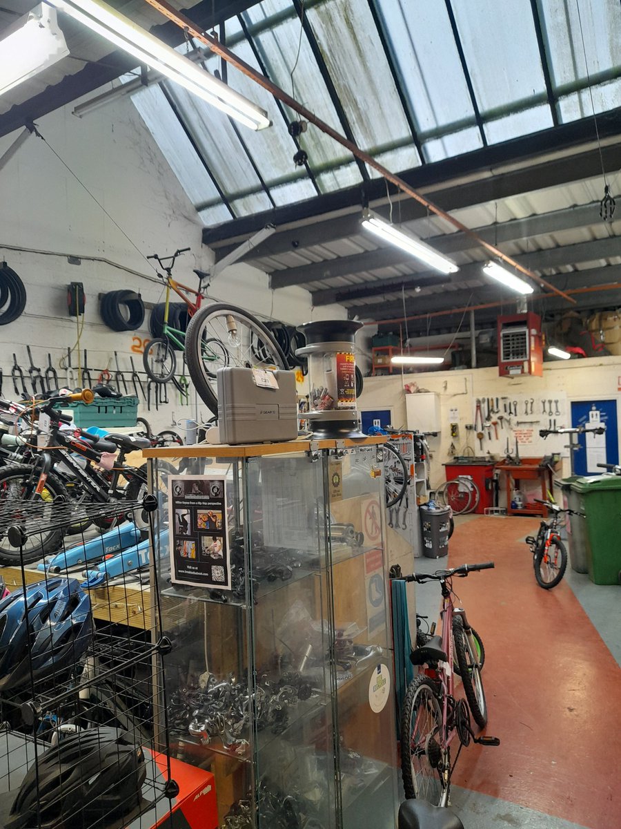 BishopRobW's tweet photo. #CEOontour Awesome to visit Milton Keynes Christian Foundation. An inspirational hope filled community with a heart for creative social enterprise. Farm produce, bees, cafe, cycle repairs and sales, textiles, and young people gaining employment. @churchurbanfund @UnitedReformed https://t.co/0Une6sbtxu