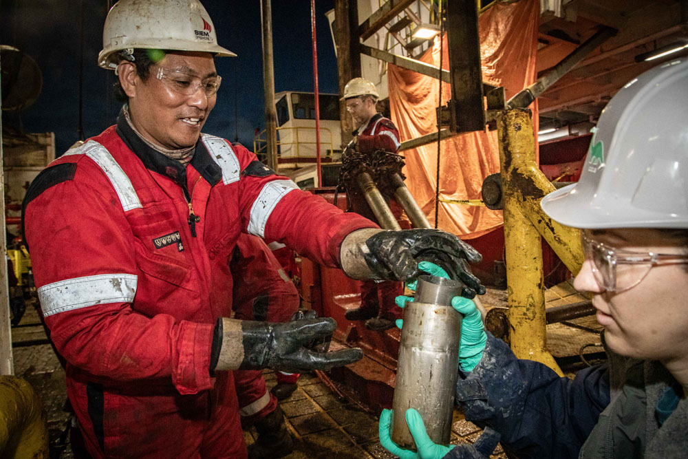 JRSO_IODP's tweet photo. See photos from Week 8 of #IODP #Exp401 at https://t.co/UzVECukcH9 #JRSO #NSFfunded @TheJR @NSF https://t.co/JejI4ZMJBf