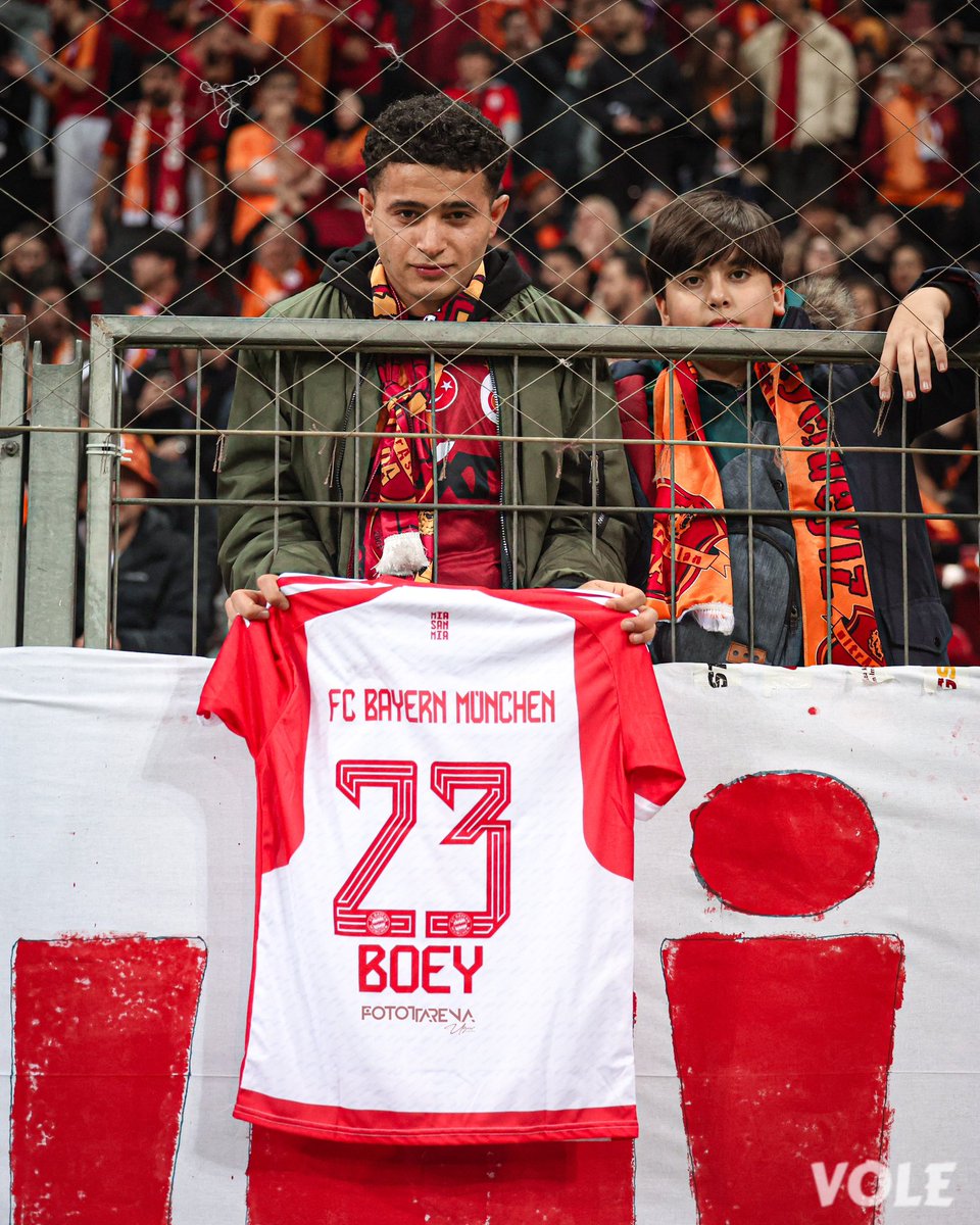 Sen varmışsın gibi her gece ışığı kapatmadım 🎵🎵🎵