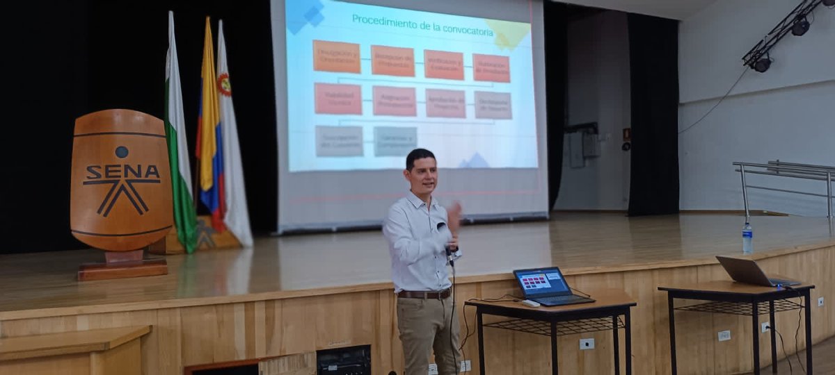 SENA_Antioquia's tweet photo. #EnFotos La Dirección del Sistema Nacional de Formación para el trabajo realizó en el Complejo Central del @SENA_Antioquia una capacitación en Formación Continua Especializada, dirigida a personal de nuestra entidad y empresarios. https://t.co/E0jIragiN2