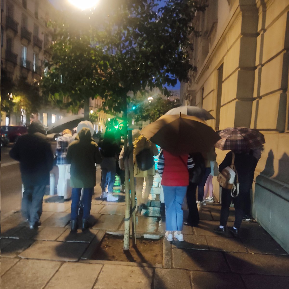 CepaCampoamor's tweet image. #Hoy alumnas de #CepaCampoamor grupo teatro Yeses y compañeras de CP Madrid I Mujeres @IIPPGob espectadoras en Teatro María Guerrero del ensayo general #LaCasadeBernardaAlba dirección #AlfredoSanzol @centrodramatico
@fadultosprision @fadultos @ADEACAM2

🌐dramatico.mcu.es/evento/la-casa…