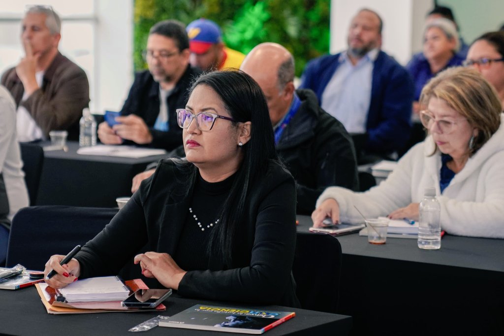 Realizamos la revisión de la Agenda Científica Nacional con las autoridades de investigación de los Entes y las oficinas territoriales del país. 

✅️ Proyectos de Investigación, Desarrollo e Innovación.
✅️ Semilleros Científicos.
✅️ Núcleos de robótica educativa.
✅️