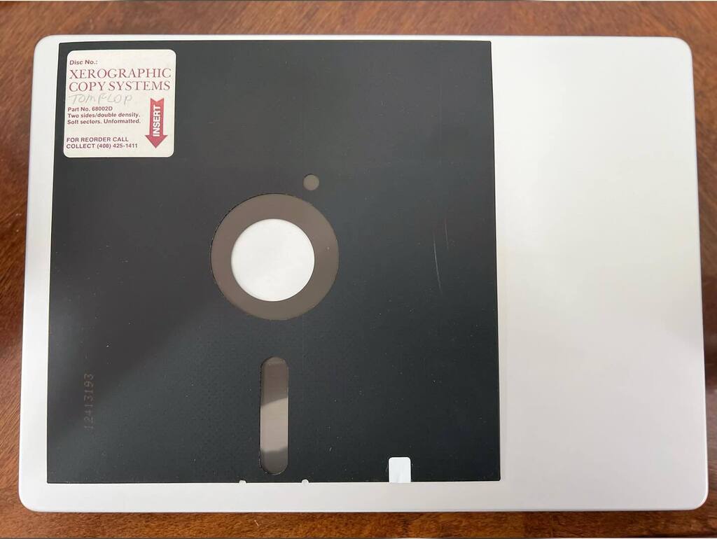 funkatron's tweet image. I come from a land of giants. 

laptop in first pic is 14” M1 MacBook Pro

#floppydisk