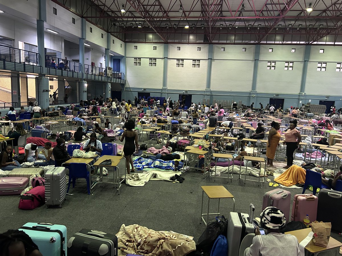 Afrika_Phama's tweet photo. We have about 300+ CPUT registered students trapped at Multi-Purpose Hall in #CPUT without accommodation nor food to eat. They ran out of money through buying takeaways for over 2 weeks.

#SONA2024 #CyrilRamaphosa #BlackCoffee https://t.co/2jyHuAjk5c