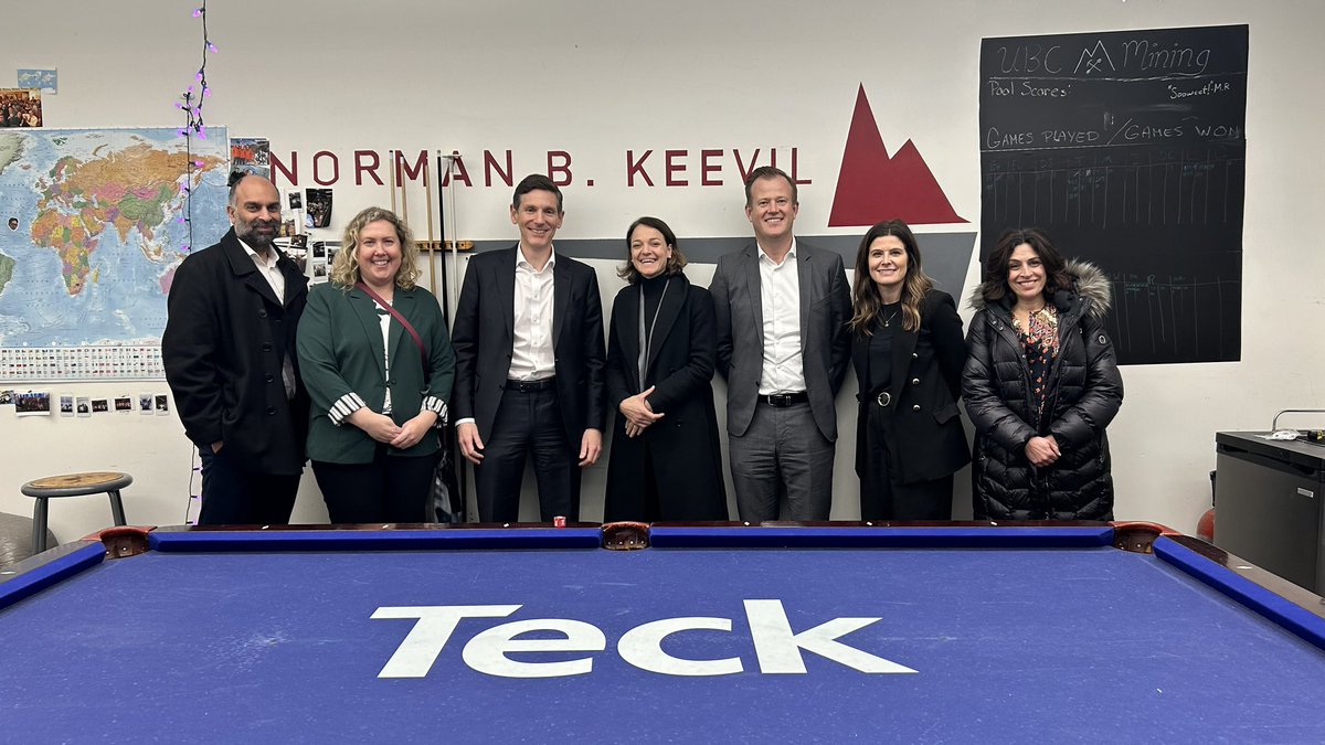 Wonderful visit by Jonathan Price president and CEO and the leadership team of @TeckResources to @ubcappscience @ubcengineering and the Norman B Keevil Institute of mining engineering. @ubcprez @woo_debbie