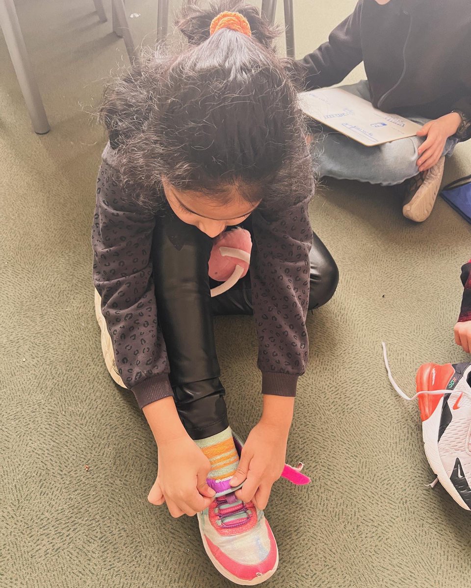 MissCarlaD's tweet photo. Exploring the Mysteries of Measurement🧐🔍 Our inquiry math lesson took an exciting turn as students dove into the world of measurement.  #mathinquiry #pypteacher #inquiryapproach #ibpyp #discovery #handsonlearning https://t.co/PrH1CrXzPl