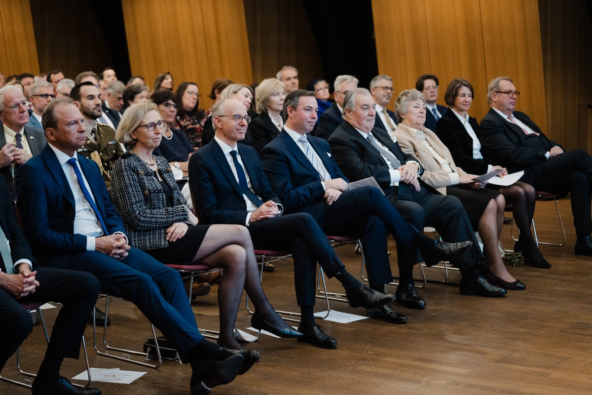Cour Grand-Ducale (@courgrandducale) on Twitter photo S.A.R. le Grand-Duc Héritier, accompagné du PM <a href="/LucFrieden/">Luc Frieden</a>, a participé, ce mercredi <a href="/spuerkeess/">Spuerkeess</a>, à la cérémonie dédiée aux 15 ans de la <a href="/FondationLu/">Fondation de Luxembourg 🇱🇺</a>. La soirée est revenue sur l’évolution & le développement de la #philanthropie au 🇱🇺 ainsi que ses succès. ©@FondationLu/M.Dessard S.A.R. le Grand-Duc Héritier, accompagné du PM <a href="/LucFrieden/">Luc Frieden</a>, a participé, ce mercredi <a href="/spuerkeess/">Spuerkeess</a>, à la cérémonie dédiée aux 15 ans de la <a href="/FondationLu/">Fondation de Luxembourg 🇱🇺</a>. La soirée est revenue sur l’évolution & le développement de la #philanthropie au 🇱🇺 ainsi que ses succès. ©@FondationLu/M.Dessard