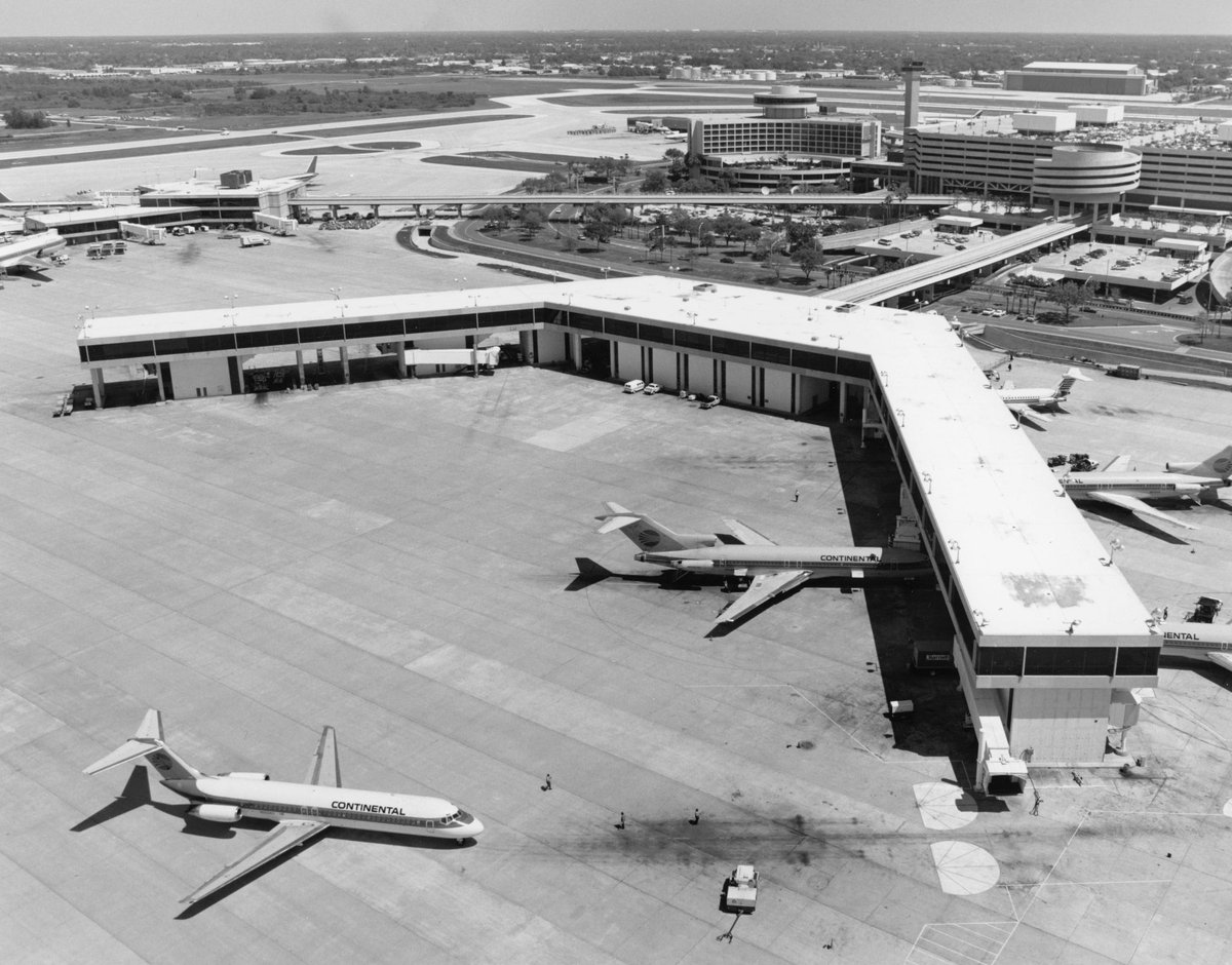 FlyTPA's tweet photo. Talk about a throwback on this Throwback Thursday! 😍 We dug up this gem in the archives. How many planes do you see? 🤔 https://t.co/KHbYhuy1XE