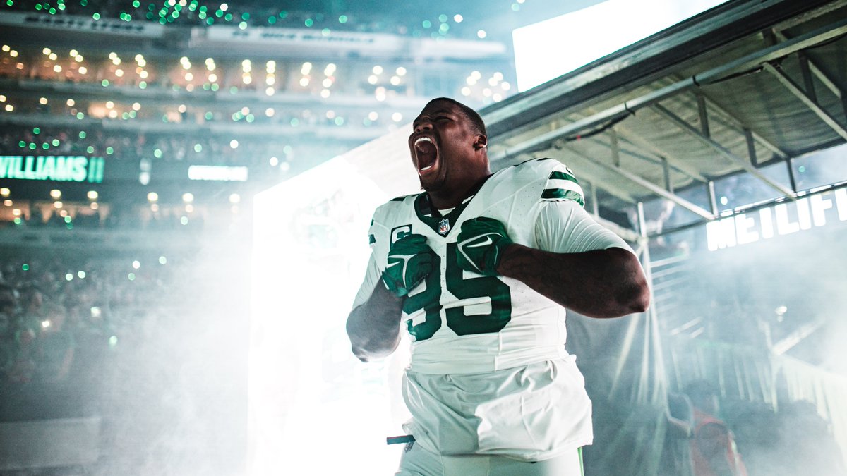 nyjets's tweet photo. 210 days until Week 1. https://t.co/UDbcPEmZ1r