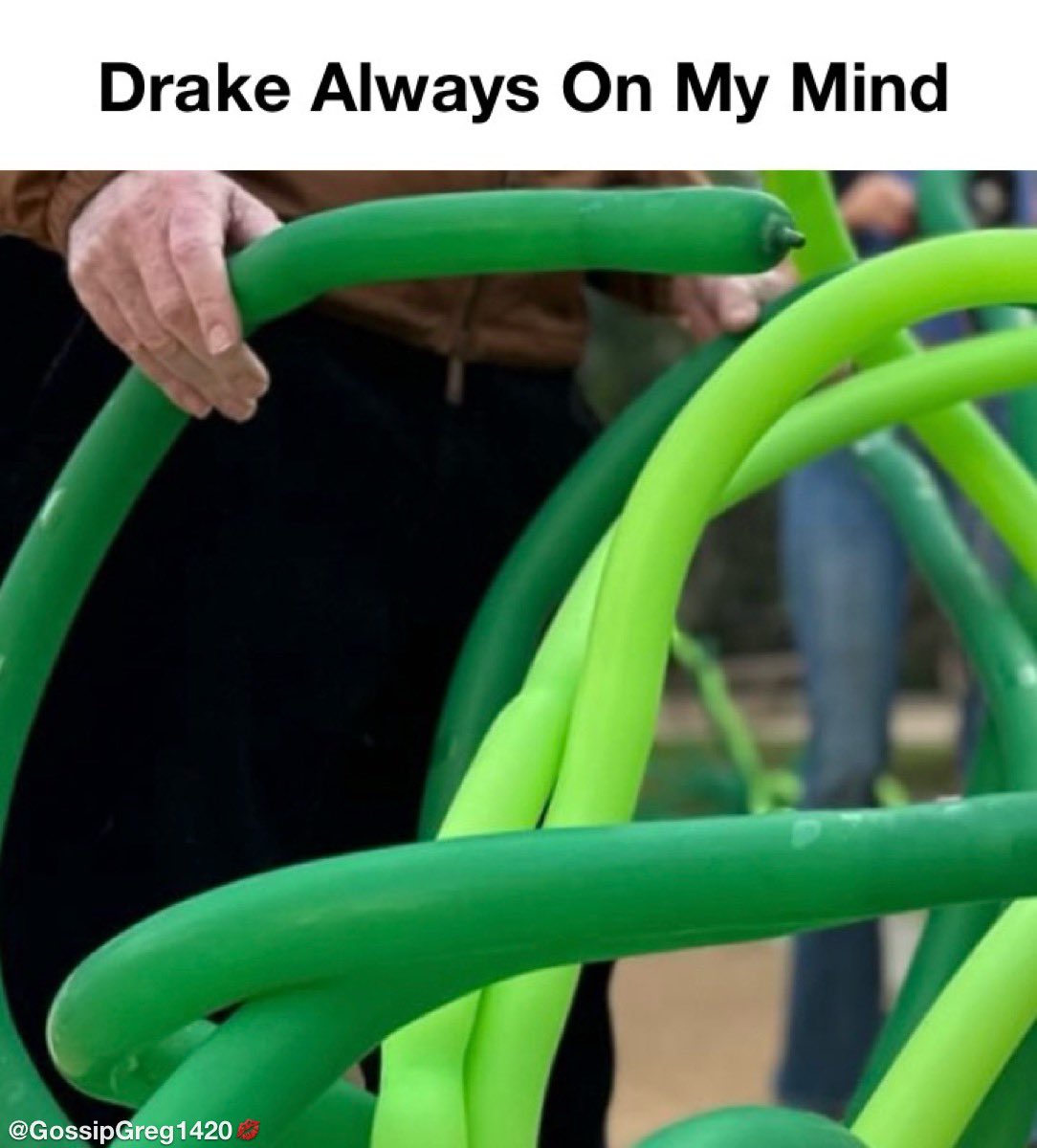 I’m checking myself into Drake meme rehab. 👠