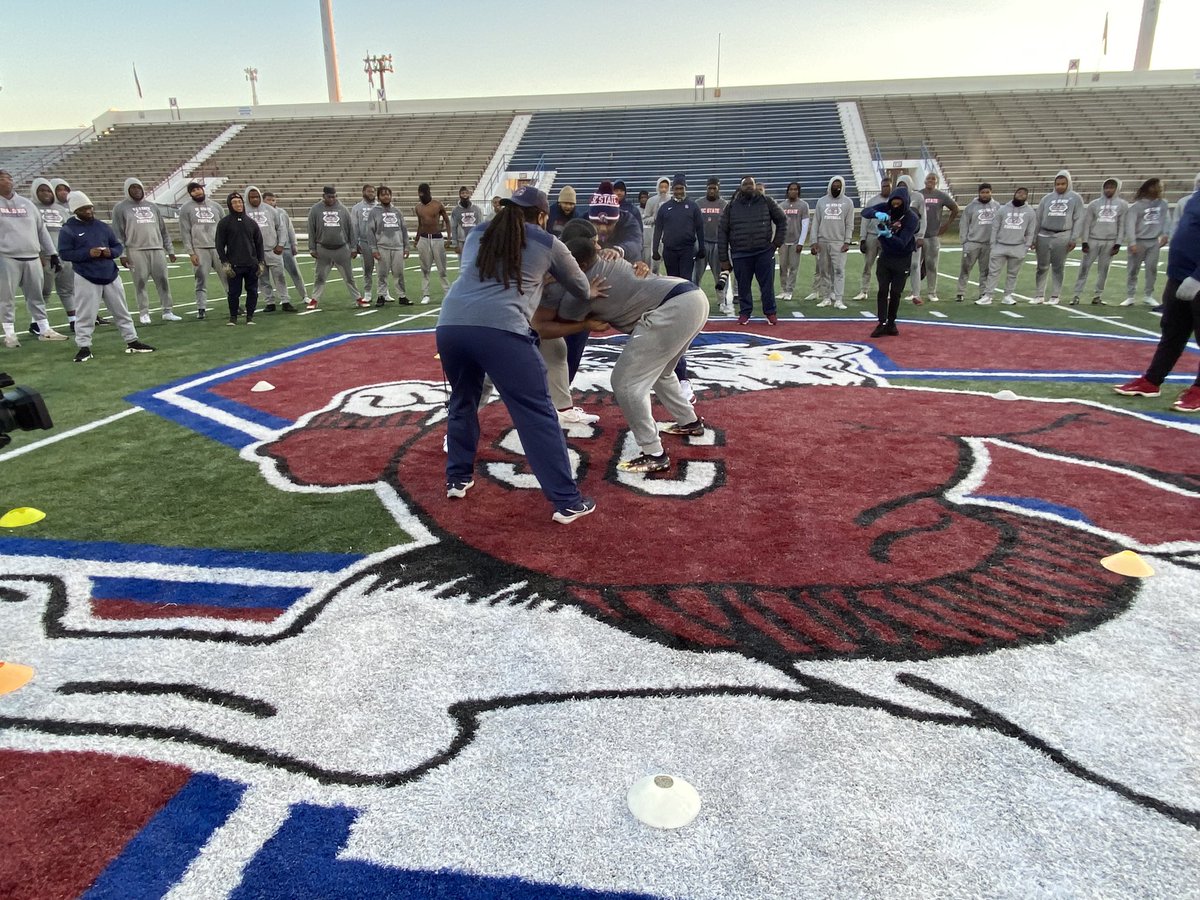 Go Dogs! 1%❗️ 🧱 by 🧱 ❗️ It’s a great day to Dig Deep with Bulldog Tenacity!!! #FearTheBite #BiteDown