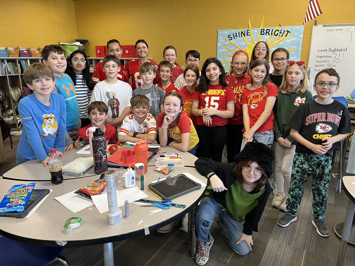 trailwoodsmsd's tweet photo. Happy 100th Day of Teaching, Ms. Greer!
From your students and the whole @trailwoodsmsd community! Thank you for being awesome!
#weshinekidsshine
#100daysofteaching https://t.co/72tdMk6gBB